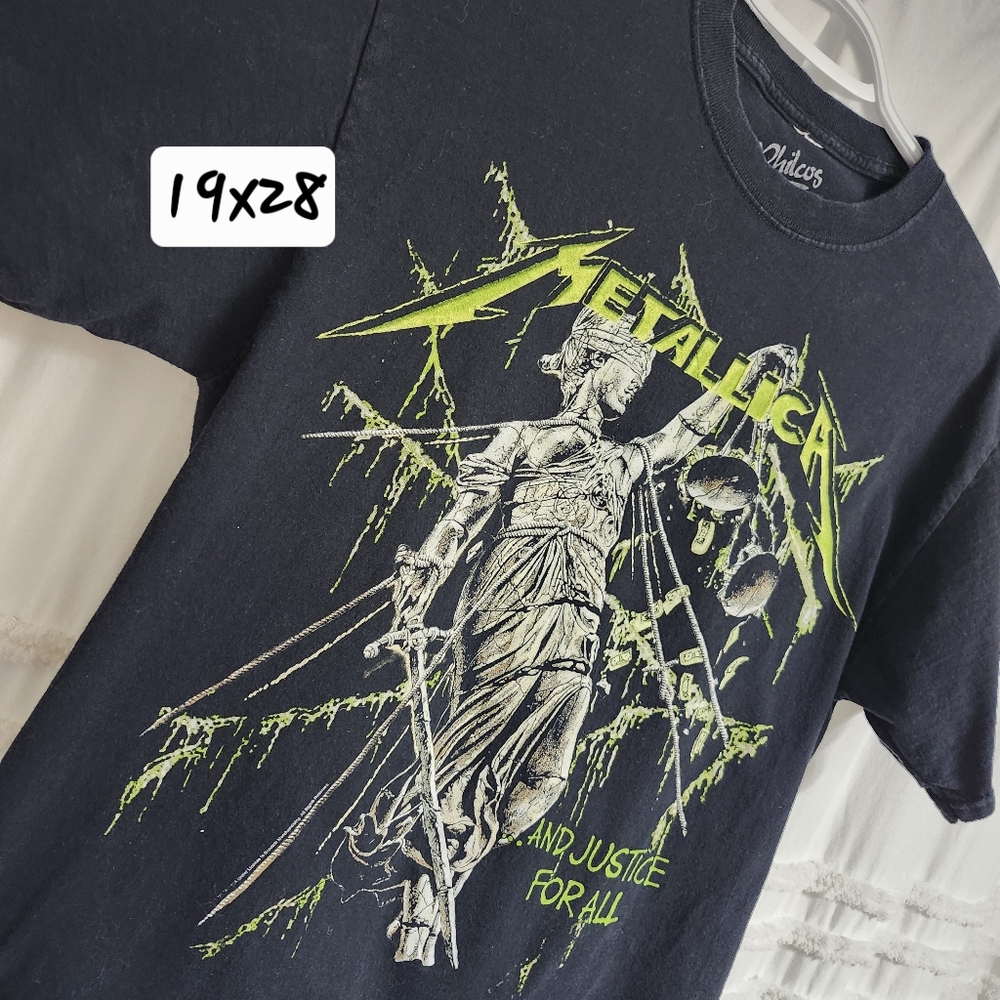 Vtg Metallica Graphic T-Shirt in Black and Green. Unisex. Firm On Price - Picture 4 of 4